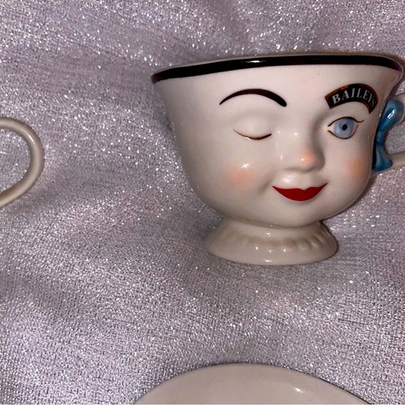 Vintage Baileys Irish coffee mugs, His & Her Winking Face with creamer - Picture 6 of 11